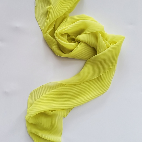 ACCORDION PLEATED SCARF - LIGHTWEIGHT - Picture 2 of 4